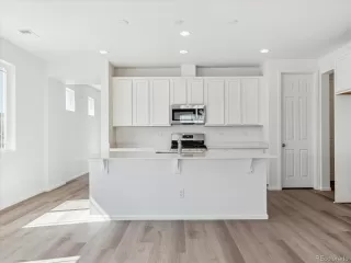 Photo #4: 1893766 Listing