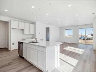 Photo #5: 1893766 Listing