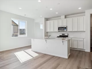 Photo #6: 1893766 Listing