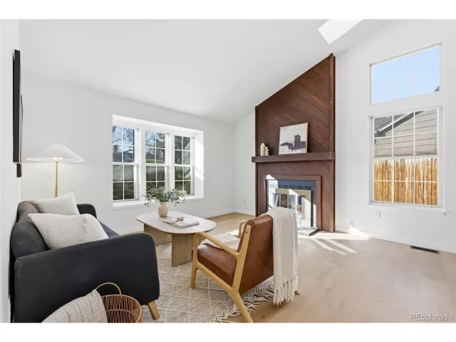 MLS: 1900808 Condo For Sale