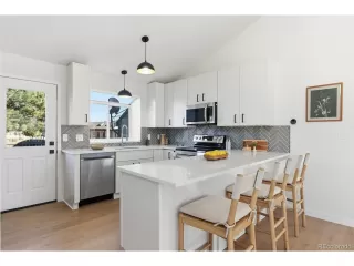 Photo #2: 1900808 Listing 