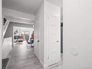 Photo #2: 1905831 Listing