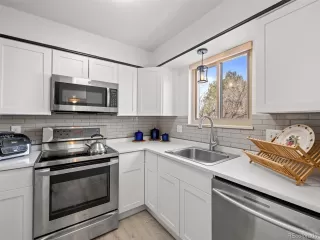 Photo #3: 1905831 Listing