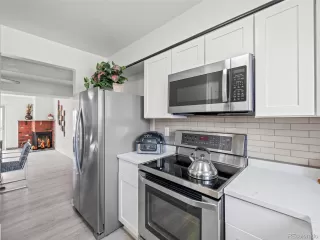 Photo #6: 1905831 Listing