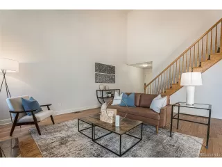 Photo #5: 1910184 Listing