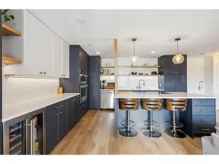 Photo #5: 1910406 Listing