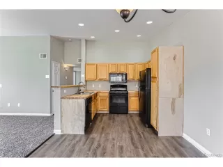 Photo #3: 1910916 Listing