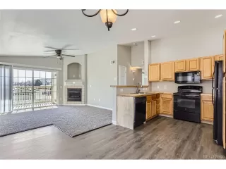 Photo #4: 1910916 Listing