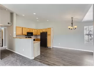 Photo #5: 1910916 Listing