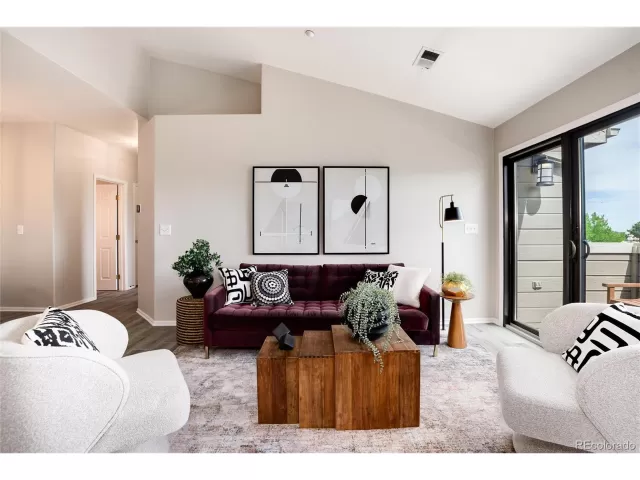MLS: 1913635 Condo For Sale