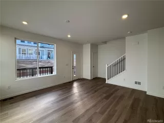 Photo #3: 1917722 Listing