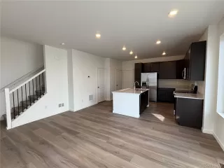 Photo #4: 1917722 Listing