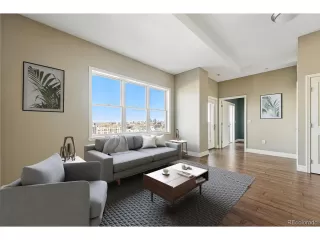 Photo #2: 1929183 Listing