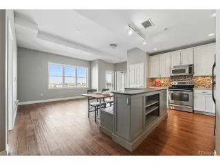 Photo #6: 1929183 Listing