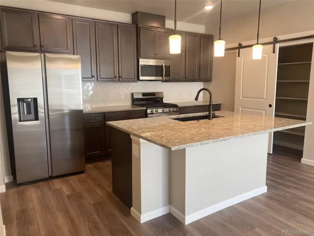 MLS: 1932522 Condo For Sale