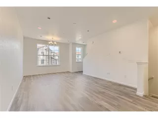 Photo #4: 1935887 Listing