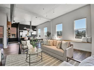 Photo #2: 1937608 Listing