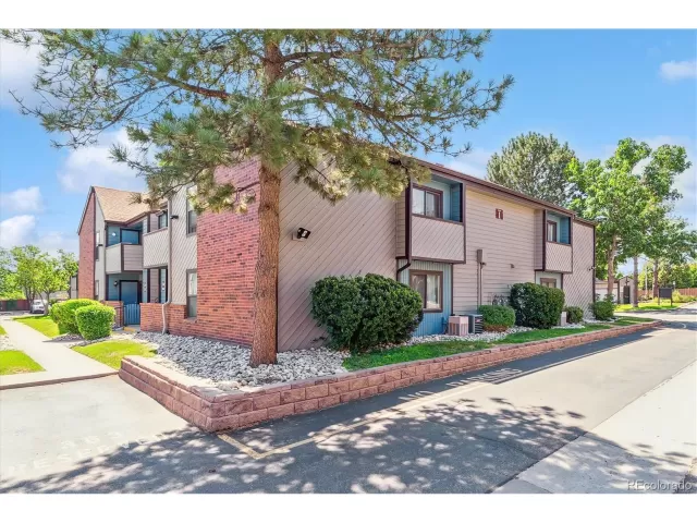 MLS: 1938430 Condo For Sale