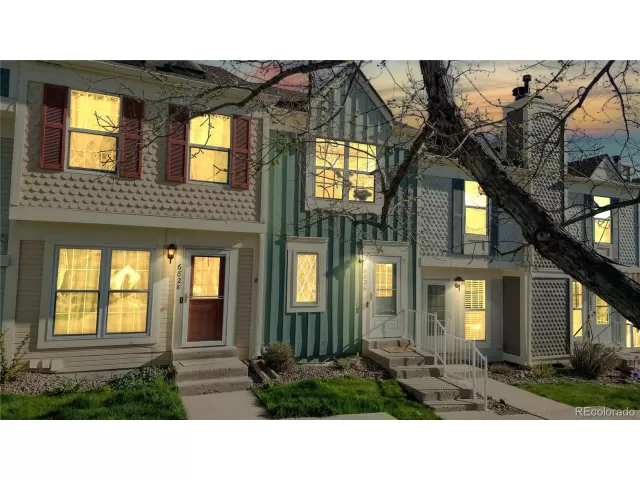 MLS: 1939313 Condo For Sale