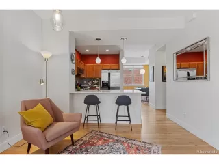 Photo #5: 1941899 Listing