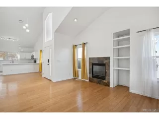 Photo #4: 1943481 Listing