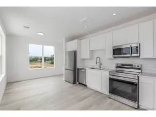 More Details about MLS # 1946198 : 1634 N SHERIDAN BLVD 105 DENVER CO 80204
