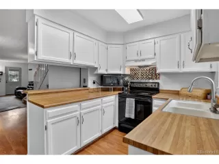 Photo #5: 1947125 Listing