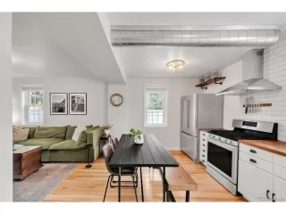 Photo #6: 1950010 Listing