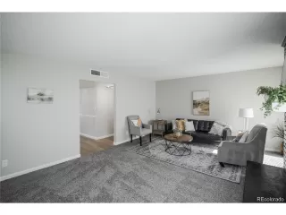 Photo #2: 1956418 Listing 