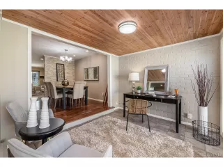 Photo #6: 1959811 Listing