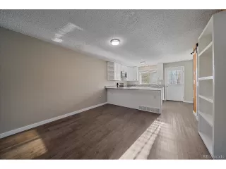 Photo #5: 1960334 Listing