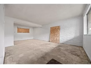 Photo #4: 1963963 Listing