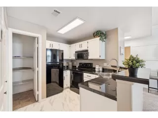 Photo #3: 1986752 Listing