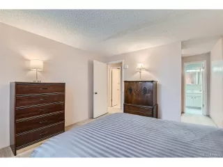 Photo #6: 1993989 Listing