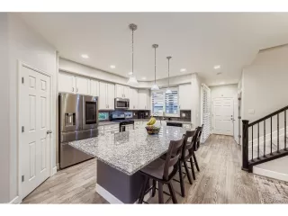 Photo #4: 1999194 Listing