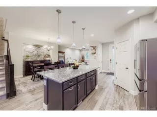 Photo #6: 1999194 Listing