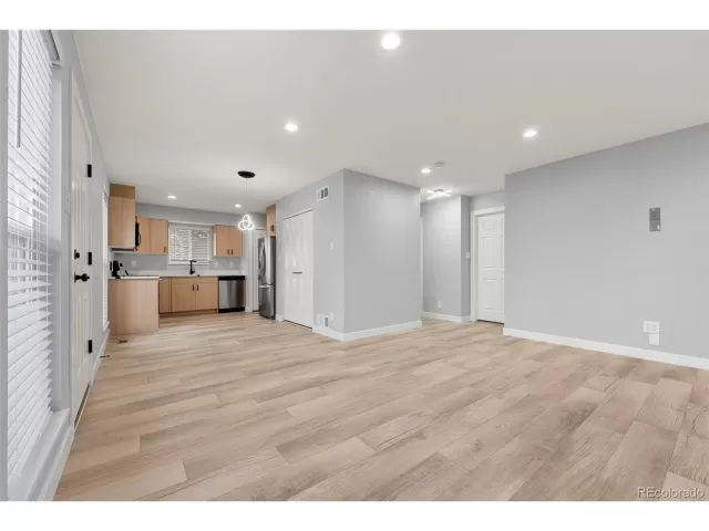 MLS: 1999323 Condo For Sale