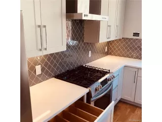 Photo #4: 2004358 Listing