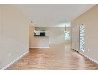 Photo #6: 2004829 Listing