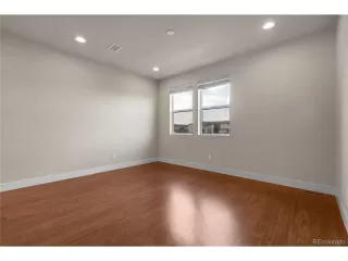 Photo #4: 2011033 Listing 