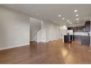 Photo #6: 2011033 Listing 