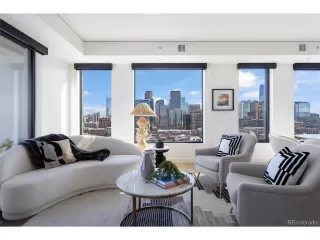 Photo #5: 2012212 Listing