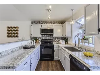 Photo #6: 2018921 Listing