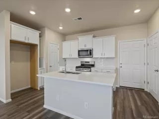 Photo #4: 2029407 Listing 