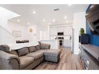 Photo #3: 2030538 Listing