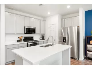 Photo #5: 2030538 Listing