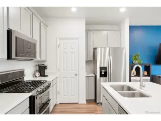 Photo #6: 2030538 Listing