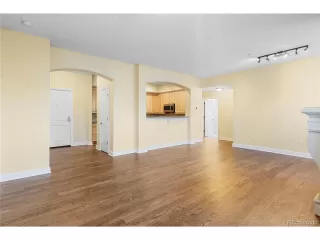 Photo #3: 2031037 Listing