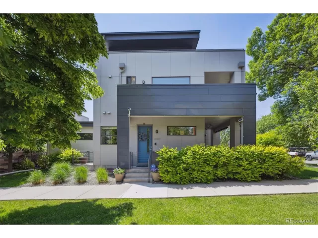 MLS: 2031324 Condo For Sale