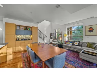 Photo #3: 2034110 Listing